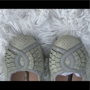 🐛$18* Bloch ballet fashion flats ostrich embossed